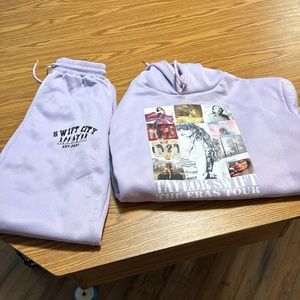 Taylor swift sweatshirt& pants